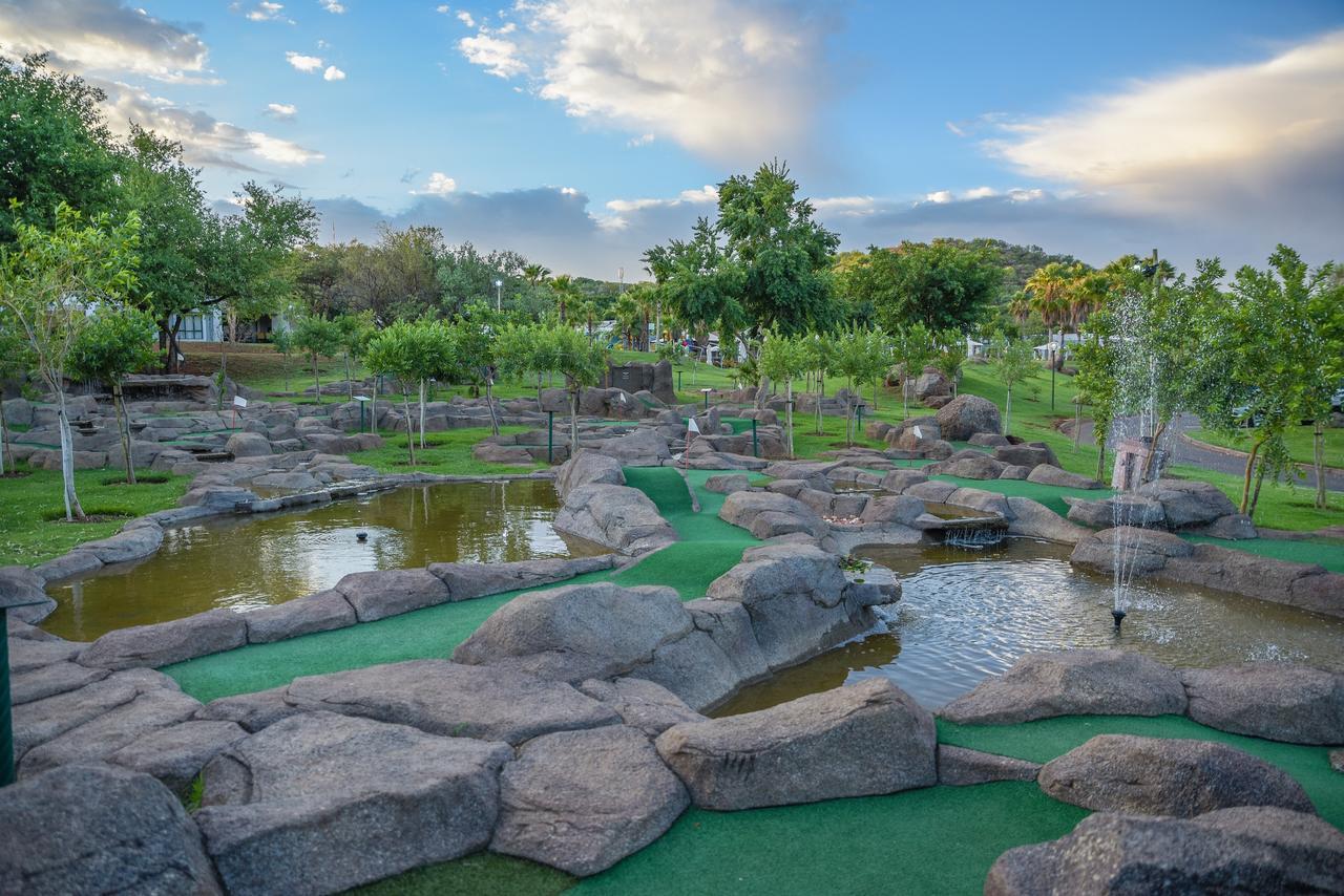 Bush Bungalows At Sun City Resort Rustenburg Exteriör bild