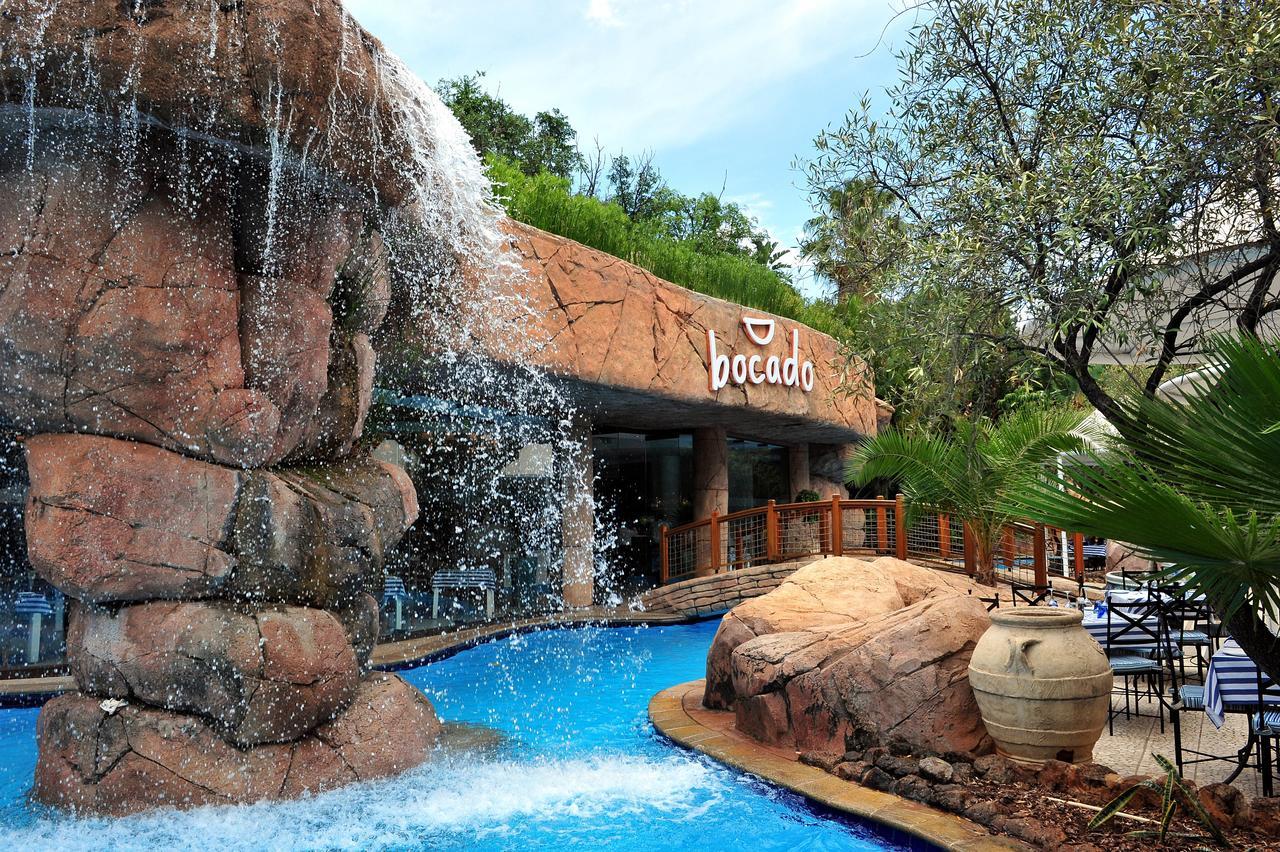 Bush Bungalows At Sun City Resort Rustenburg Exteriör bild