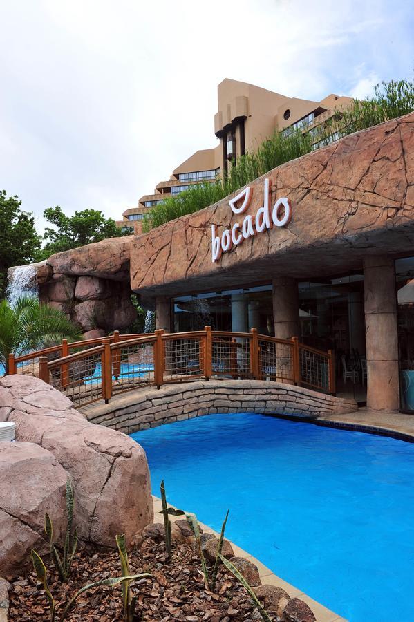 Bush Bungalows At Sun City Resort Rustenburg Exteriör bild