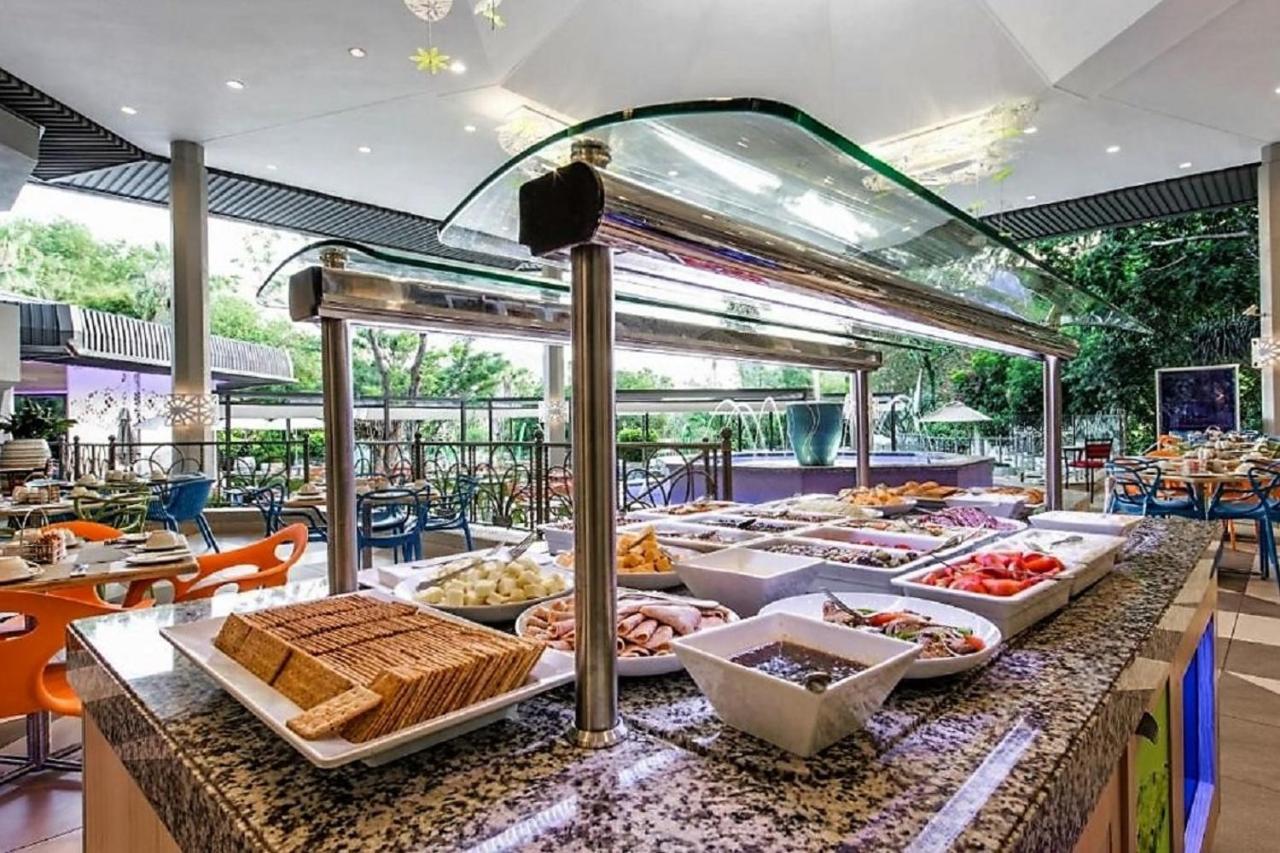 Bush Bungalows At Sun City Resort Rustenburg Exteriör bild